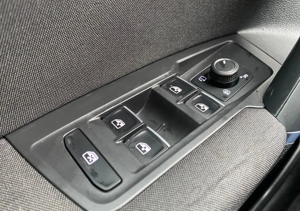 Volkswagen Tiguan cena 112500 przebieg: 93085, rok produkcji 2018 z Kalisz małe 596